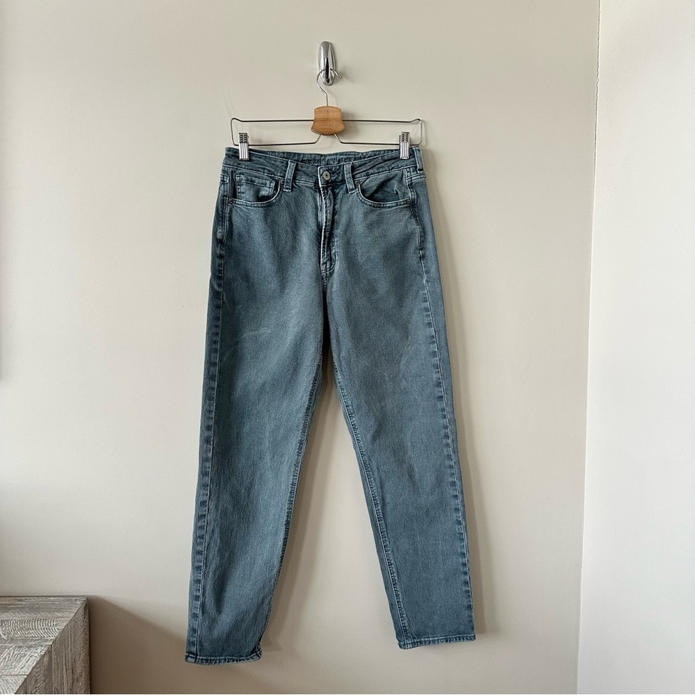 American Eagle -High Rise “Mom Jean” (Size:6)